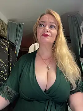 Snapshot of Sweet-blonde chatting on May 2026 09:22:01 PM Sweet-blonde online show from May 2026 09:22:01 PM
