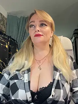 Snapshot of Sweet-blonde chatting on May 2026 10:10:02 AM Sweet-blonde online show from May 2026 10:10:02 AM