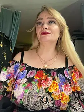 Snapshot of Sweet-blonde chatting on May 2026 09:56:02 PM Sweet-blonde online show from May 2026 09:56:02 PM