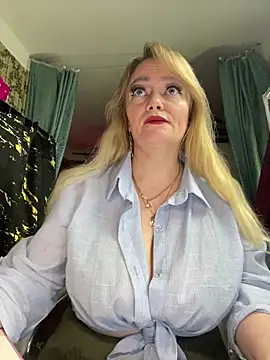 Snapshot of Sweet-blonde chatting on May 2026 06:38:02 PM Sweet-blonde online show from May 2026 06:38:02 PM