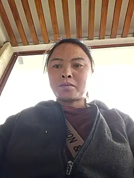 xuxulovezz online show from December 2025 05:56:01 AM