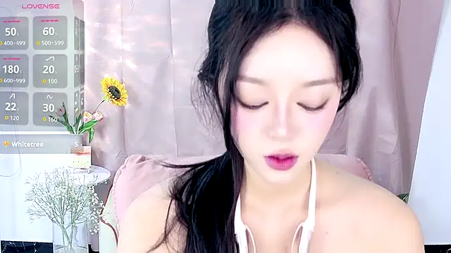 Nelly520 online show from November 2025 06:24:02 AM