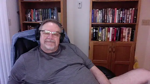 Vinyl22xh online show from April 2026 12:22:02 AM