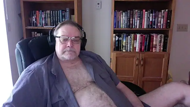 Snapshot of Vinyl22@xh chatting on April 2026 06:09:01 PM Vinyl22xh online show from April 2026 06:09:01 PM