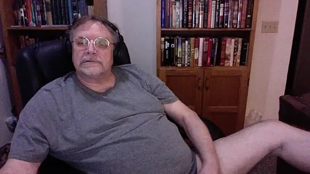 Snapshot of Vinyl22@xh chatting on April 2026 09:23:02 PM Vinyl22xh online show from April 2026 09:23:02 PM