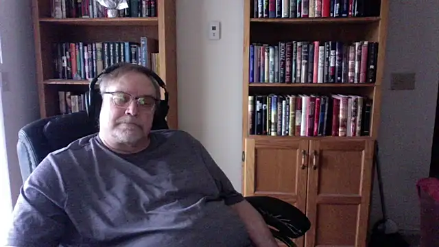Snapshot of Vinyl22@xh chatting on April 2026 09:52:01 PM Vinyl22xh online show from April 2026 09:52:01 PM