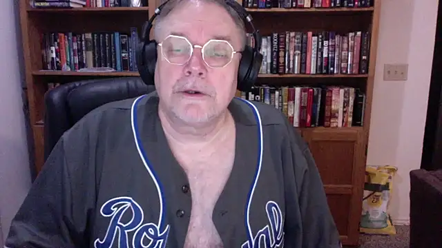Snapshot of Vinyl22@xh chatting on May 2026 03:15:01 AM Vinyl22xh online show from May 2026 03:15:01 AM