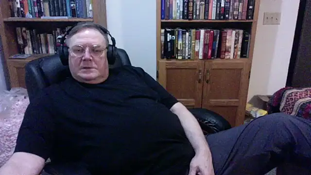 Snapshot of Vinyl22@xh chatting on May 2026 05:34:01 AM Vinyl22xh online show from May 2026 05:34:01 AM