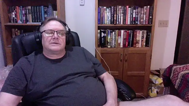 Snapshot of Vinyl22@xh chatting on May 2026 03:56:02 AM Vinyl22xh online show from May 2026 03:56:02 AM