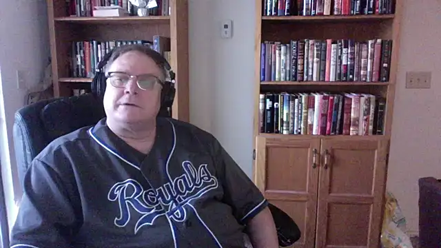 Vinyl22xh online show from July 2026 12:02:02 AM