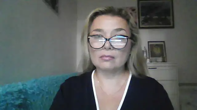 Snapshot of Myrienna chatting on October 2025 08:26:01 PM Myrienna online show from October 2025 08:26:01 PM