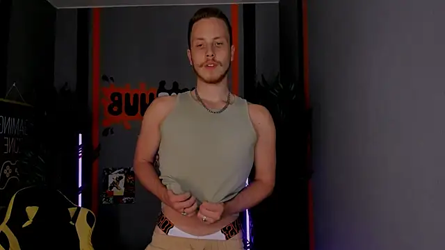 LeoMooree online show from September 2025 12:48:02 AM