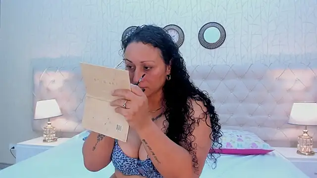 VaniaRose online show from November 2025 01:22:01 PM