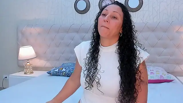 VaniaRose online show from November 2025 01:10:02 PM