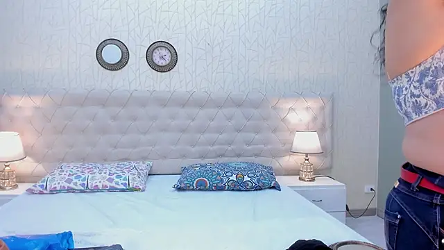 VaniaRose online show from November 2025 01:45:02 PM