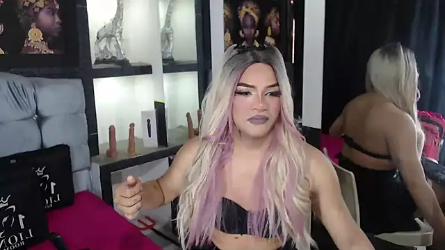 Snapshot of Sophia_hott01 chatting on November 2025 12:28:02 PM Sophia hott01 online show from November 2025 12:28:02 PM