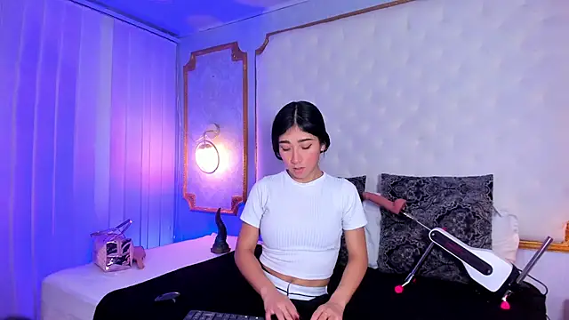 Mariana Kalo online show from January 2026 11:03:02 AM