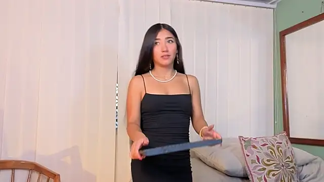 Mariana Kalo online show from July 2026 11:06:02 AM