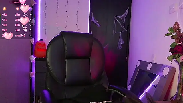 LesRose online show from October 2025 06:43:01 PM