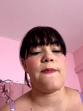 Snapshot of DannaGlamShow chatting on October 2025 01:23:01 PM DannaGlamShow online show from October 2025 01:23:01 PM