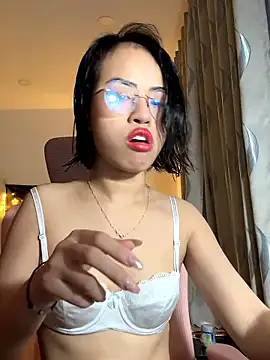 EllieYoon online show from December 2025 04:03:02 PM