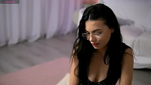 SierraVyx online show from September 2025 04:05:02 AM