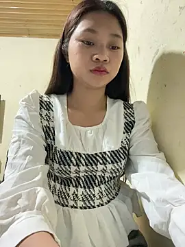 Snapshot of Mayy1 chatting on May 2026 02:05:02 AM Mayy1 online show from May 2026 02:05:02 AM