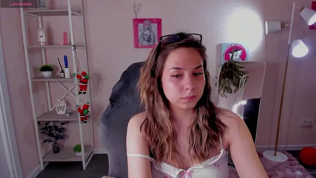 Al1ice Moures online show from January 2026 04:23:02 PM