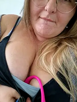 Snapshot of HornyBella88 chatting on October 2025 10:46:02 AM HornyBella88 online show from October 2025 10:46:02 AM