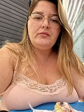 Snapshot of HornyBella88 chatting on October 2025 10:05:02 AM HornyBella88 online show from October 2025 10:05:02 AM