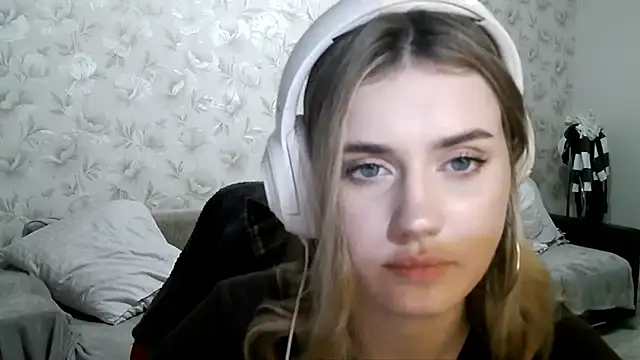 JerrieLoosle online show from October 2025 04:28:01 PM