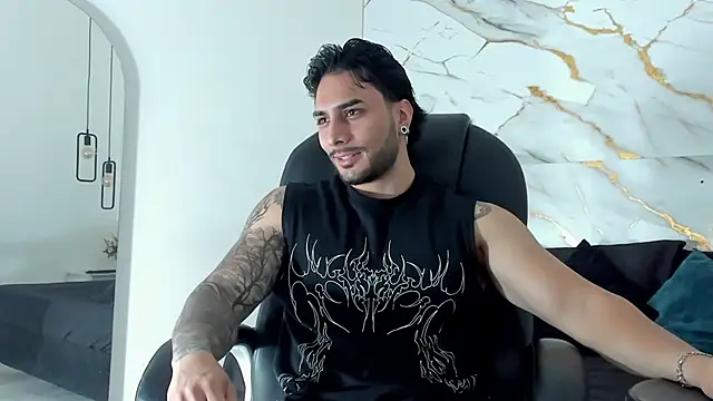 Miike Stone1 online show from October 2025 01:02:02 PM