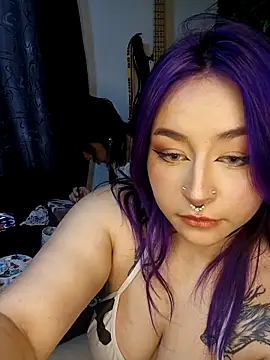 Iluromi online show from November 2025 03:36:01 PM