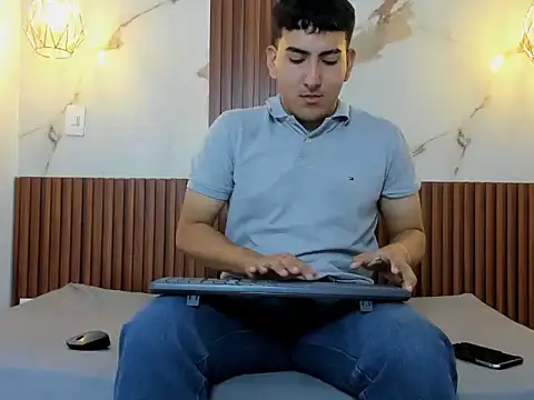 SamuelAmour online show from September 2025 12:10:01 PM