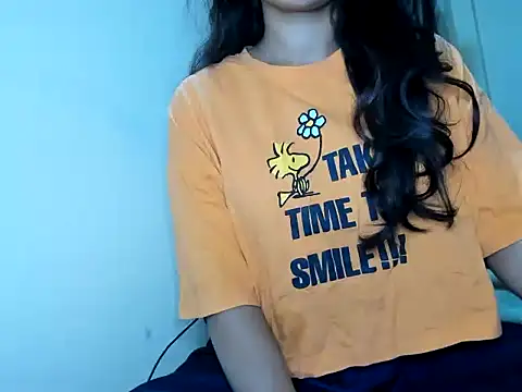 Queen-Bee143 online show from February 2026 05:55:02 PM