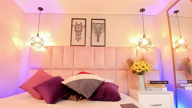 Charlotte hall  online show from November 2025 04:43:02 AM