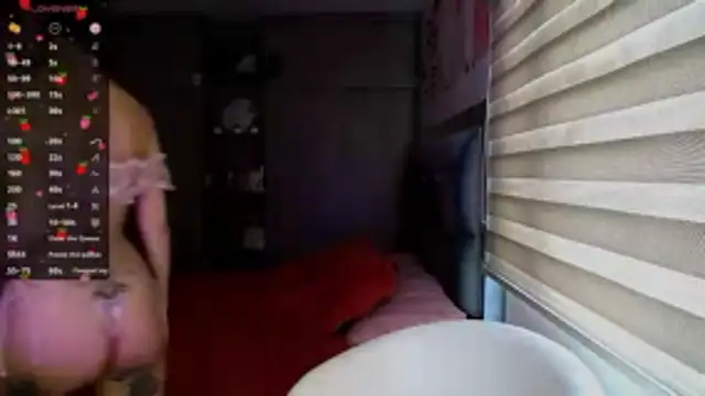 Snapshot of Kittyross chatting on October 2025 04:53:02 PM Kittyross online show from October 2025 04:53:02 PM