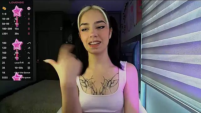 Snapshot of Kittyross chatting on November 2025 05:14:02 PM Kittyross online show from November 2025 05:14:02 PM