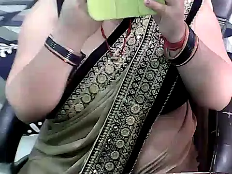 Snapshot of BABITA_KUMARII chatting on April 2026 05:21:02 PM BABITA KUMARII online show from April 2026 05:21:02 PM