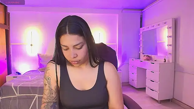 kloe28 online show from April 2026 03:45:02 AM