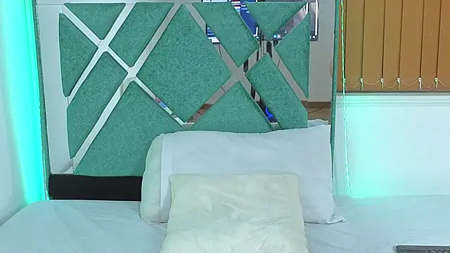 lissastone online show from November 2025 03:05:01 AM