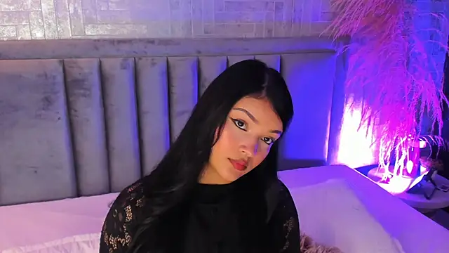 EmmaBlossom online show from October 2025 06:58:01 PM