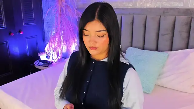 EmmaBlossom online show from November 2025 07:46:01 PM