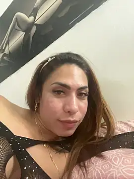 Snapshot of Naomi24herr chatting on May 2026 03:23:02 AM Naomi24herr online show from May 2026 03:23:02 AM