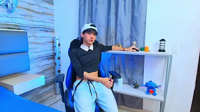 Lovers 21 online show from October 2025 09:15:01 PM