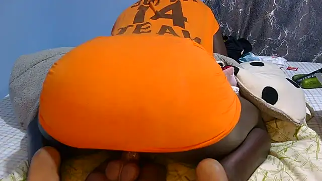 SpiceySnack online show from April 2026 06:20:01 PM