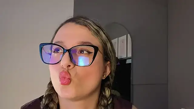 katiaa lovv online show from March 2026 12:22:01 PM