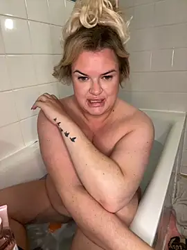 MrsBlazeXX online show from September 2025 10:47:01 PM