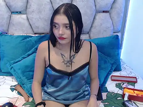 AnalyMilles online show from November 2025 09:48:01 PM