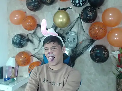 Aaron Foxxx online show from October 2025 01:26:02 PM